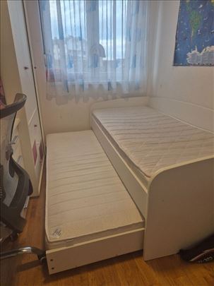 Dečiji krevet i radni sto