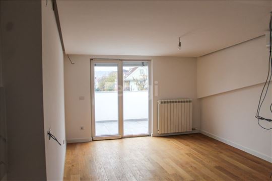 Garsonjera, novogradnja - Voždovac, FON