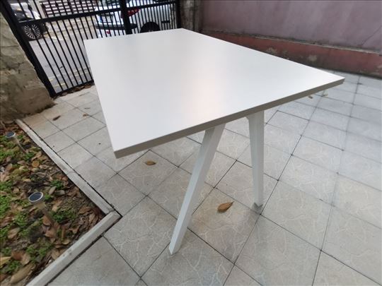 Ikea trotten radni sto