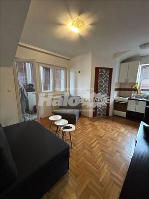 Izdajem garsonjeru na Žarkovu - Idealna lokacija