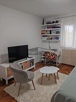 Kompletno renoviran, opremljen, garaža