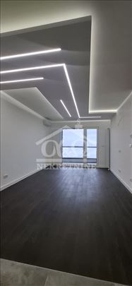 Luksuzan neuseljavan četvorosoban stan na Novom Bu