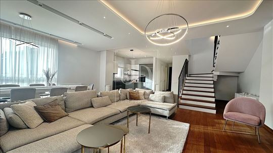 Luksuzan penthouse na Vračaru, bazen, sauna i tere