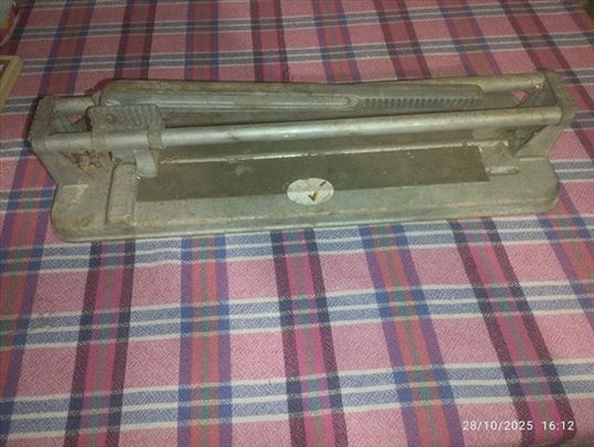 Mašina za sečenje keramičkih pločica