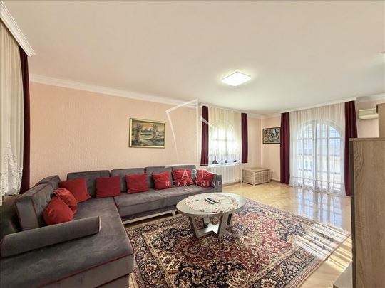 Medaković 3, 200m2, 5.0, p/m ID#13007