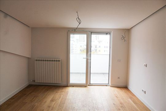 Nov 1.0 stan, III sprat, Kačerska, FON