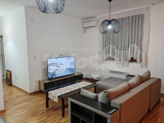 NOVO trosoban stan,novogradnja, potpuno opremljen