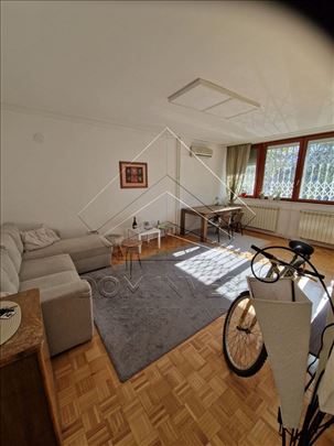 Odmah useljiv stan na Konjarniku, 52m2