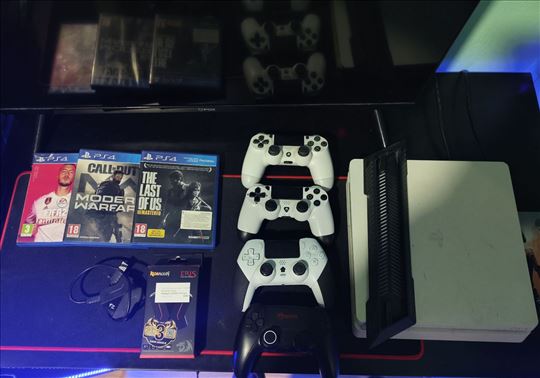 PS4 Slim,4 džojstika,3 igre,Redragon Eris,FC 26