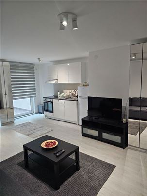 Ruze Jovanovic 45m2. PST,podno grejanje na struju