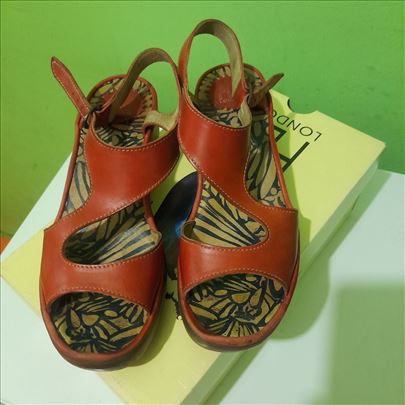 Sandale Fly London, odlično očuvane, prva liga