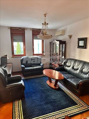  STAN + Poslovni prostor •Zahumska, Vukov spomenik