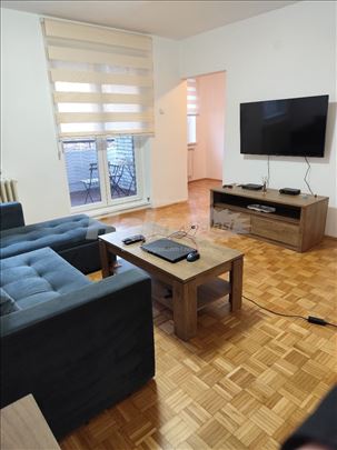 Uknjizen komforan stan na trecem spratu – Bk3