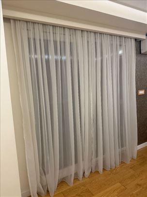 Bela zavesa od markizeta