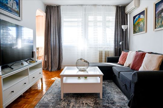 Blok 21, Bulevar Zorana ĐinđićA, 2.0. Useljiv