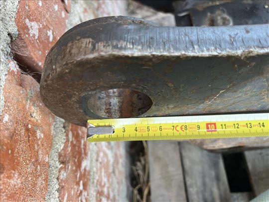 Brza spojka MS 03 za bager od 3 do 5 tona. Bolcni 