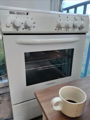 Električni šporet Favorit pola plin pola struja