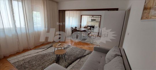 Izdaje se stan 90m2+ terase, Centar grada, preko p