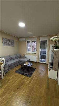 Jednoiposoban stan! Bele Njive! Sa garažnim mestom