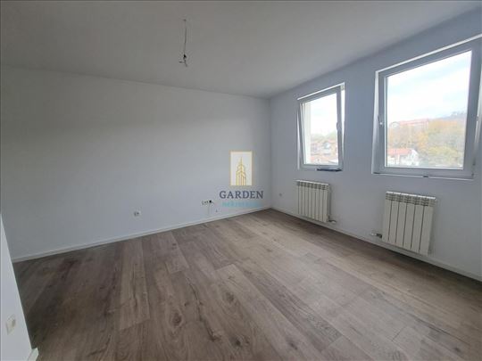 Karaburma 2.5 stan, lift, parking, cg