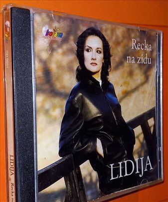 Lidija Recka na zidu