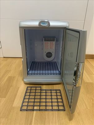 Mini frižider Evercool 12-220v - kao nov