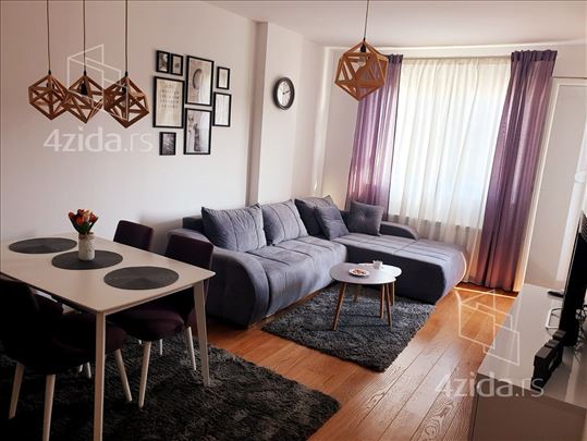 Nov, namesten jednoiposoban stan, Rotkvarija