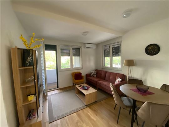 Odličan nov stan sa parking mestom