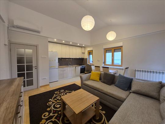 Petlovo brdo Renoviran 3.0-soban