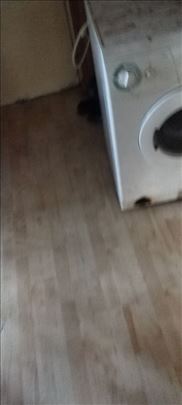 Prodajem mašinu 