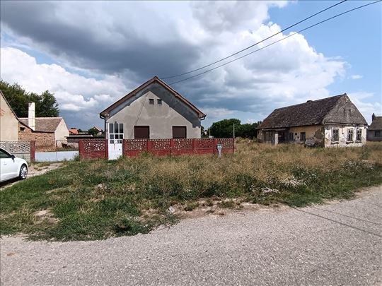 Starčevo, Useljiva kuća od 109m2.