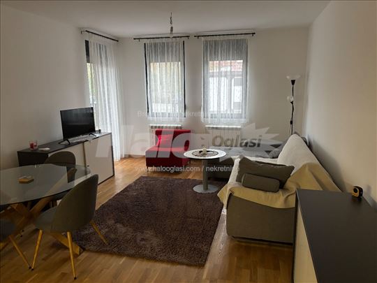 Vozdovac opremljen stan novogradnja sa parkingom