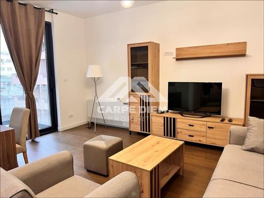 Vrhunski stan u novoj zgradi, namešten, parking