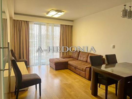 West 65, nov, lux 3.0, garažno mesto, useljiv