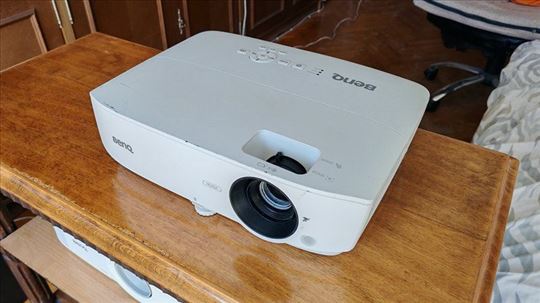 Benq TW533 3300 lumena Hd nativna
