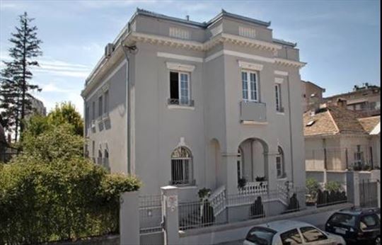 Crveni krst, kuća za poslovni prostor, 650m2, 5 ar