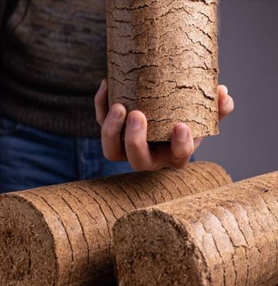 Drveni briket - POVOLJNO