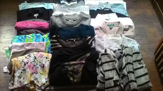 Dve pune kese odeće xxl veličina samo 300 dinara