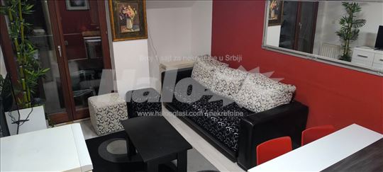 Izdajem namešten jednosoban stan u JAGODINI