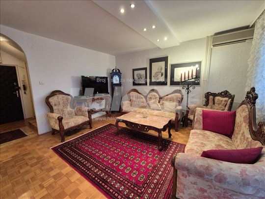 Komforan dupleks u bloku 63