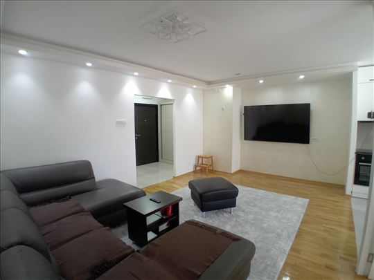 Lux - izuzetna lokacija-Bulevar maršala Tolbuhina