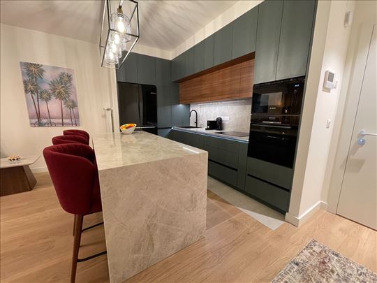 Lux  opremljen nov stan