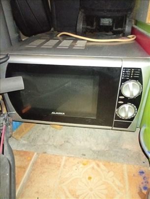 Mikrotalasna pećnica Alaska ispravna dobra