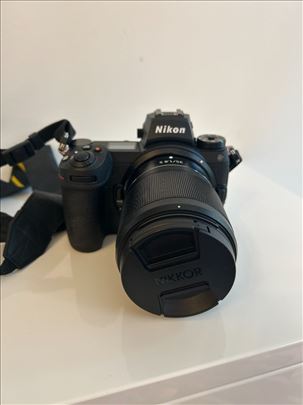 Nikon Z6 II + 3 objektiva + blic + dodatna oprema