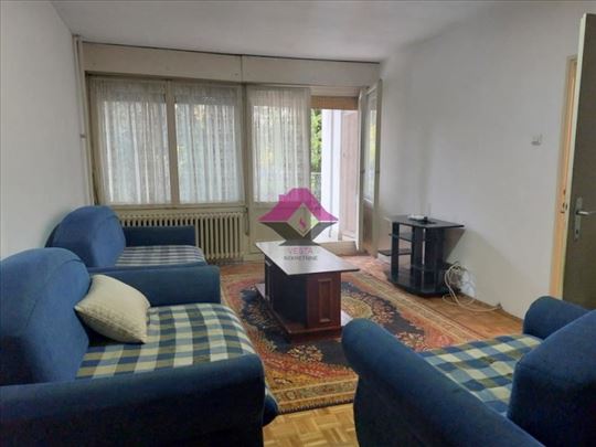 Novi Beograd, blok 70, stan sa bašticom u blizini 