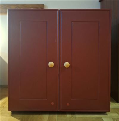 Ormarić sa točkićima