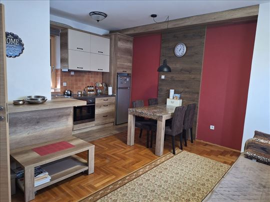 Prelepa kućica/stan u nizu na Zlatiboru, 75 m²