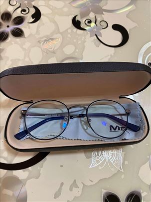 Prodajem naocare sa dioptrijom