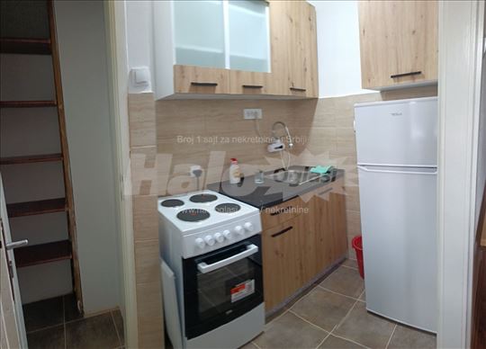 Savski venac, odlična lokacija, dvoiposoban stan