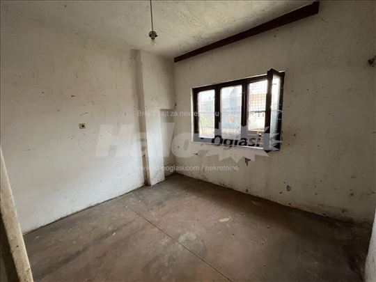 Stan za Renoviranje u Zemunu